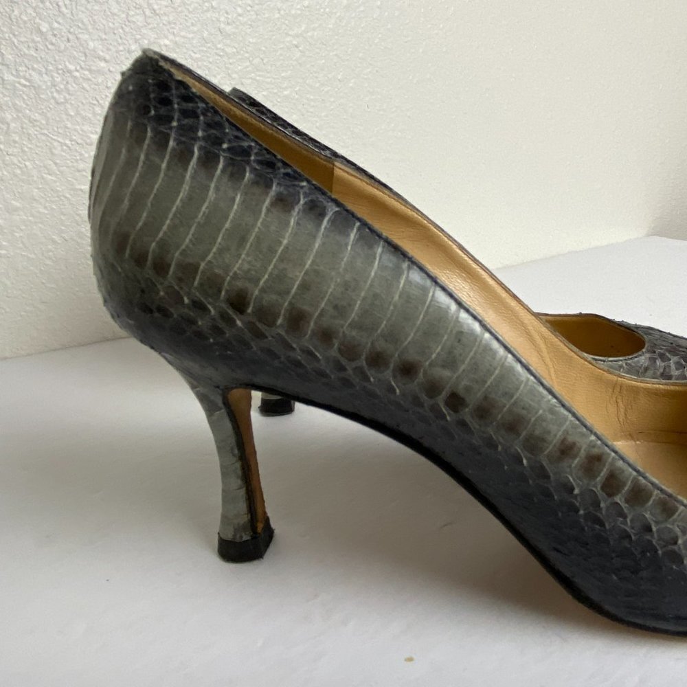 Manolo Blahnik Python Snake Print Heels Pumps Gra… - image 2